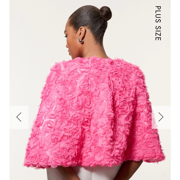 NWT. Karen Millen Plus Size Textured Rosette Woven Cropped Cape size 18 - Picture 5 of 5